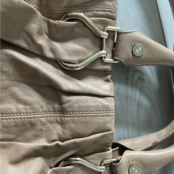 Elegant Tan Leather Women's Bag authentic Celine bag - Picture 9 of 16